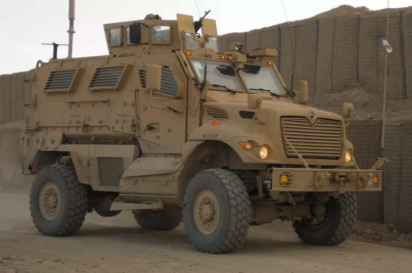 ВСУ показали как тестируют американские бронеавтомобили International MaxxPro (видео)