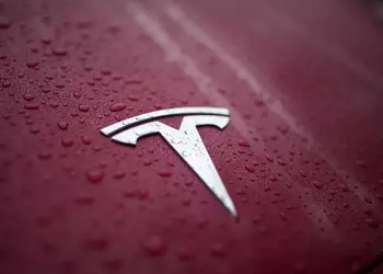 Court orders Tesla to pay $243m for fatal crash involving autopilot