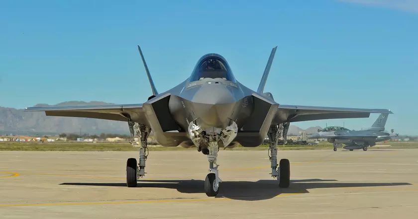 Lockheed Martin начала сборку первого истребителя F-35 Lightning II для ВВС Бельгии