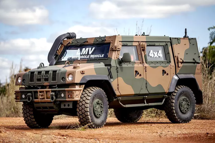 Итальянский бронеавтомобиль Iveco LMV внезапно оказался на фронте в Украине, хотя поставки не были анонсированы