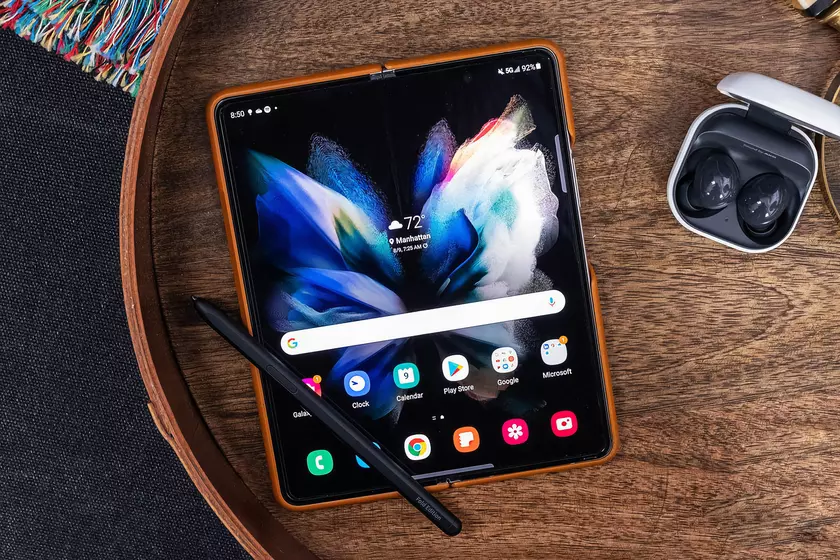 Какие складные смартфоны и планшеты Samsung получат обновление Android 12L