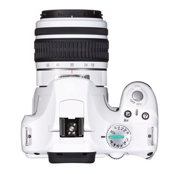 pentax_k-m_white_02.jpg
