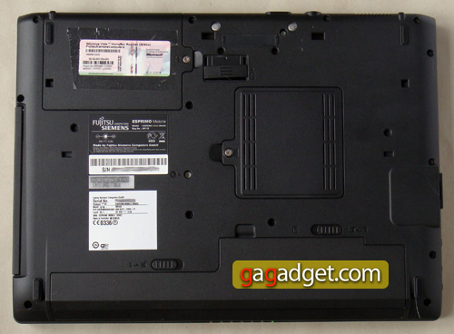 fs_esprimo_m9400_bottom.jpg