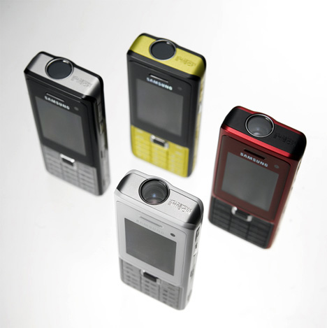 MobileProjectorPhone4.jpg