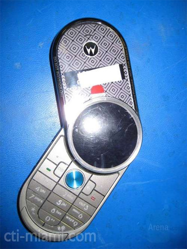 MotorolaV70Retro_1.jpg