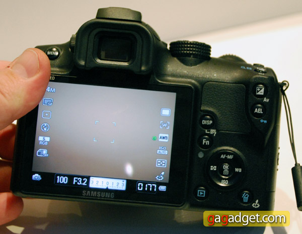 SamsungCES2010_111.jpg