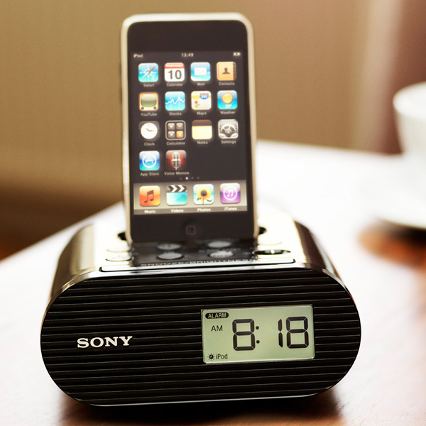SonyICF-C05iP_2.jpg