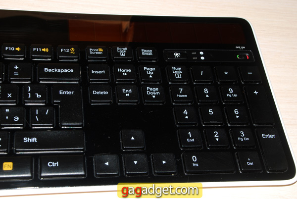 LogitechK750_08.jpg