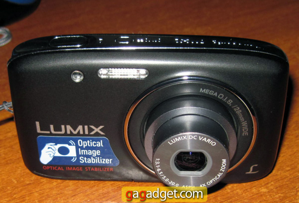 LumixS2_02.jpg