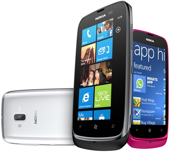 nokia-lumia-610-group.jpg