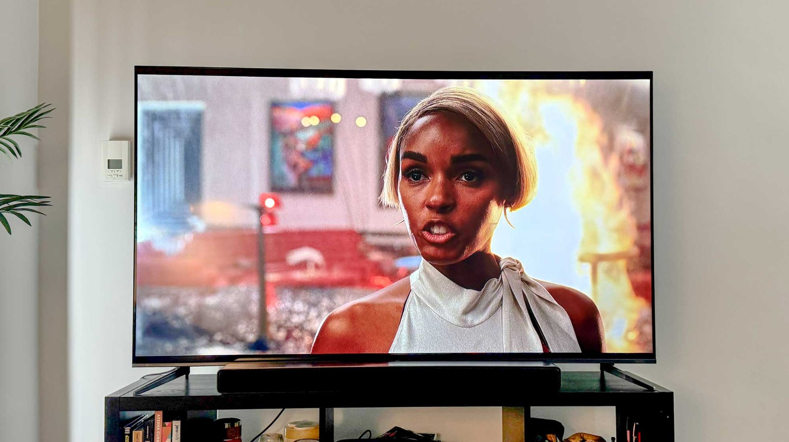 TCL Téléviseur 4K de 55 pouces de la série Q65 QLED à bon rapport qualité-prix