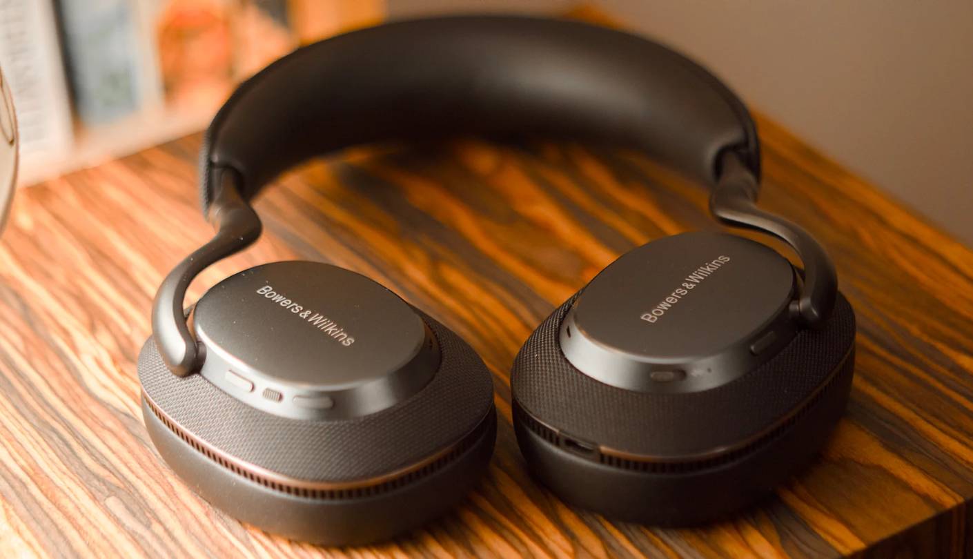 Bowers & Wilkins Px7 S3 headphones for music lovers