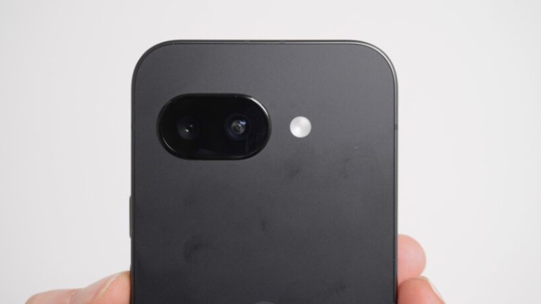 Comparaison entre le Phone (3a) et le Pixel 9a