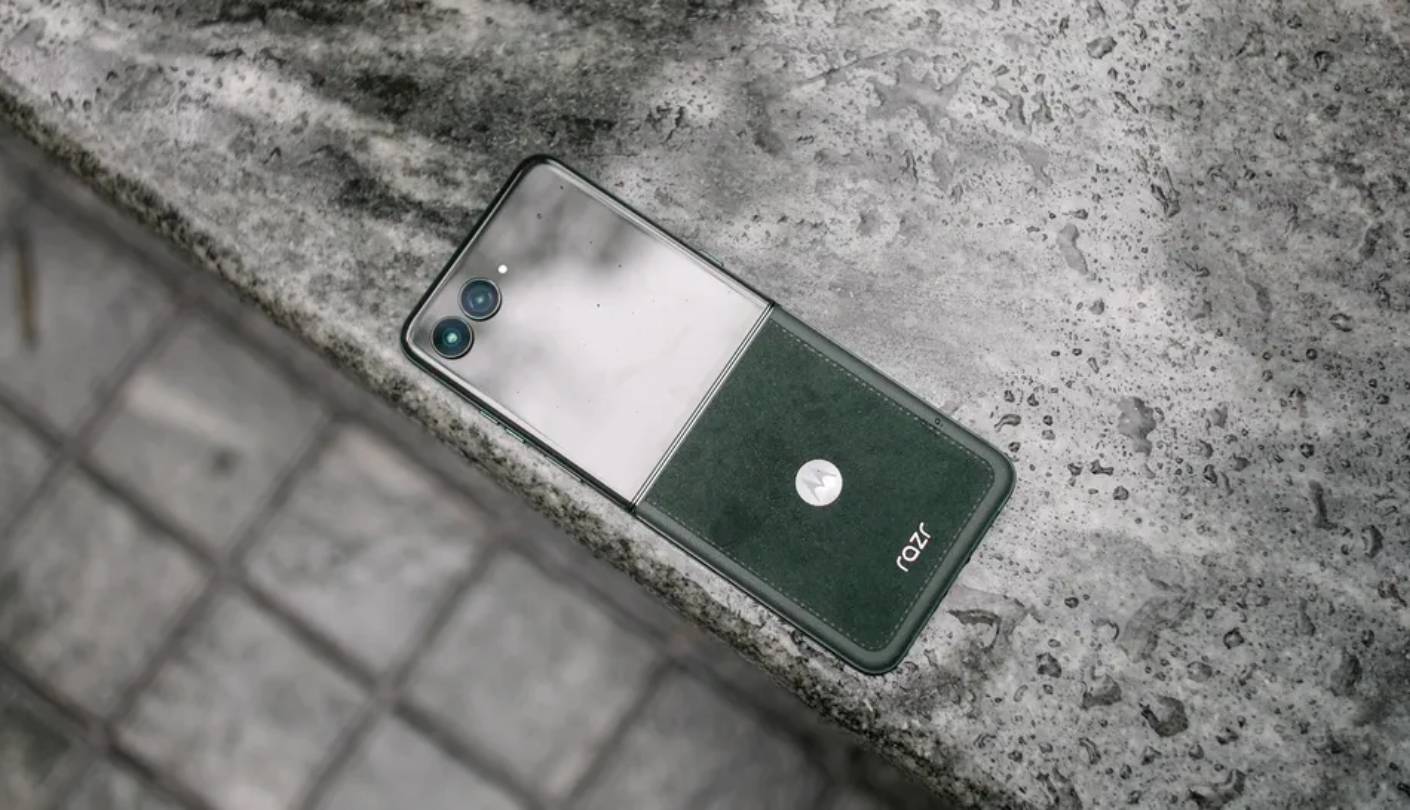 Motorola Razr Ultra 2025 top pocket-sized flip phone