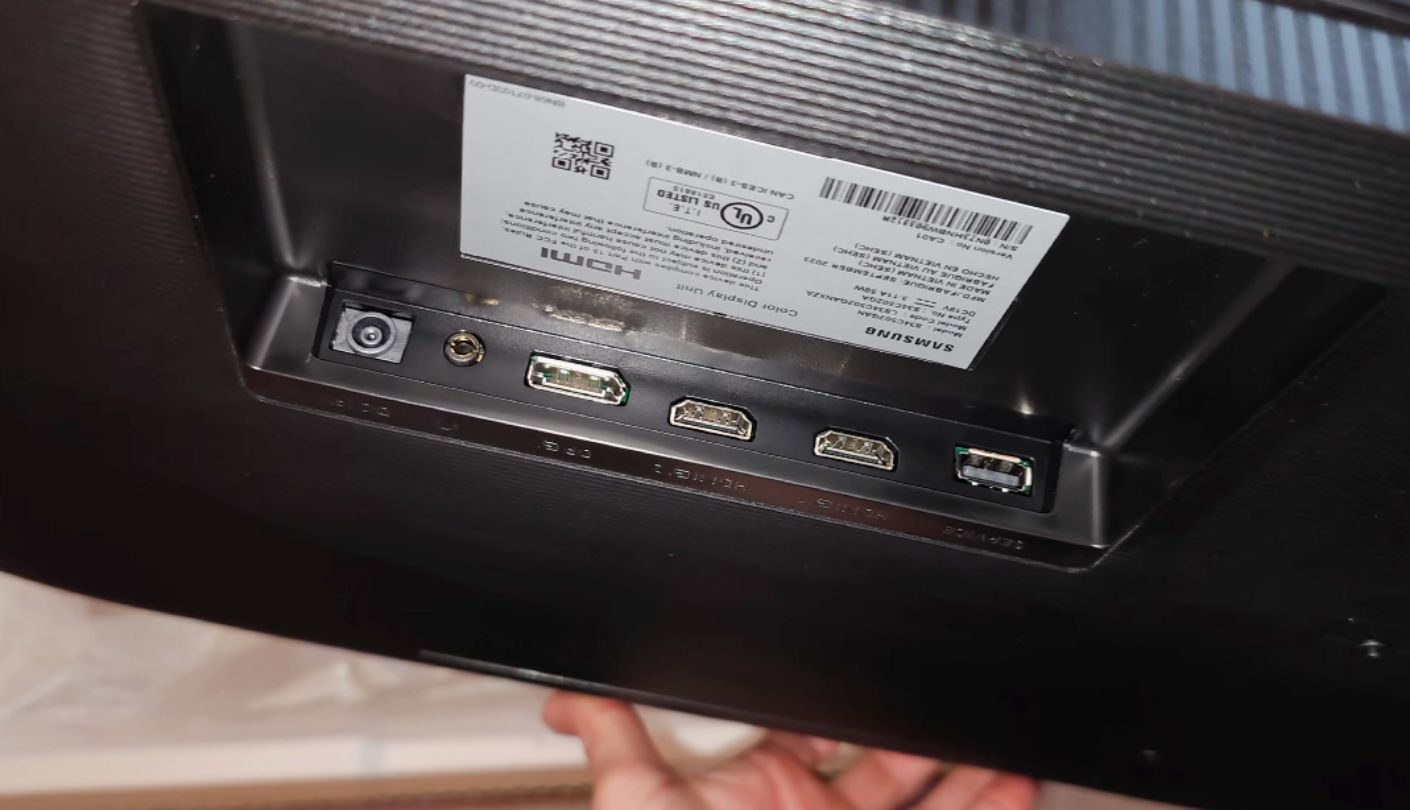 Samsung ViewFinity S50GC monitor for split screen work