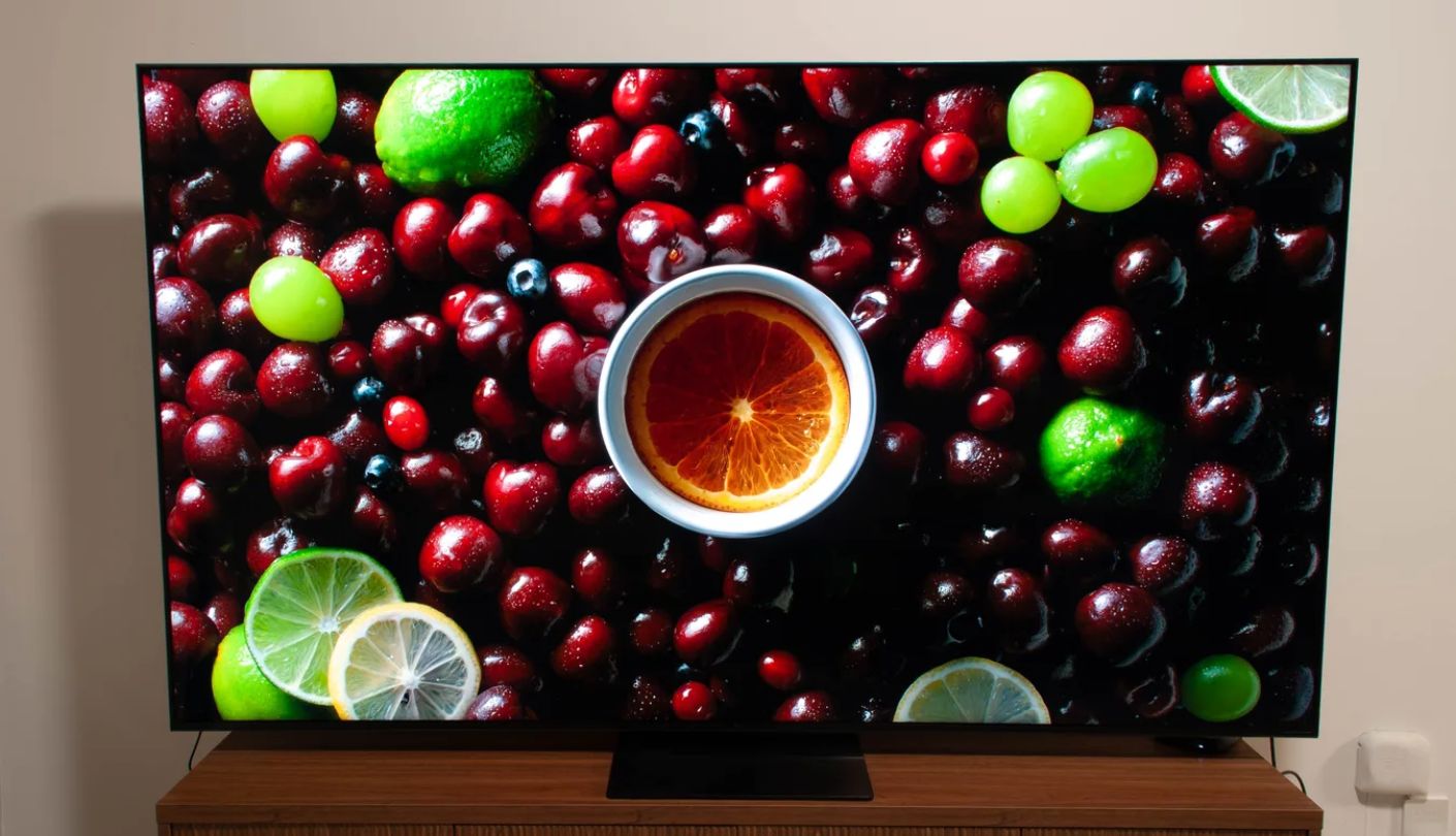 TCL QM7K low input lag 55 inch TV