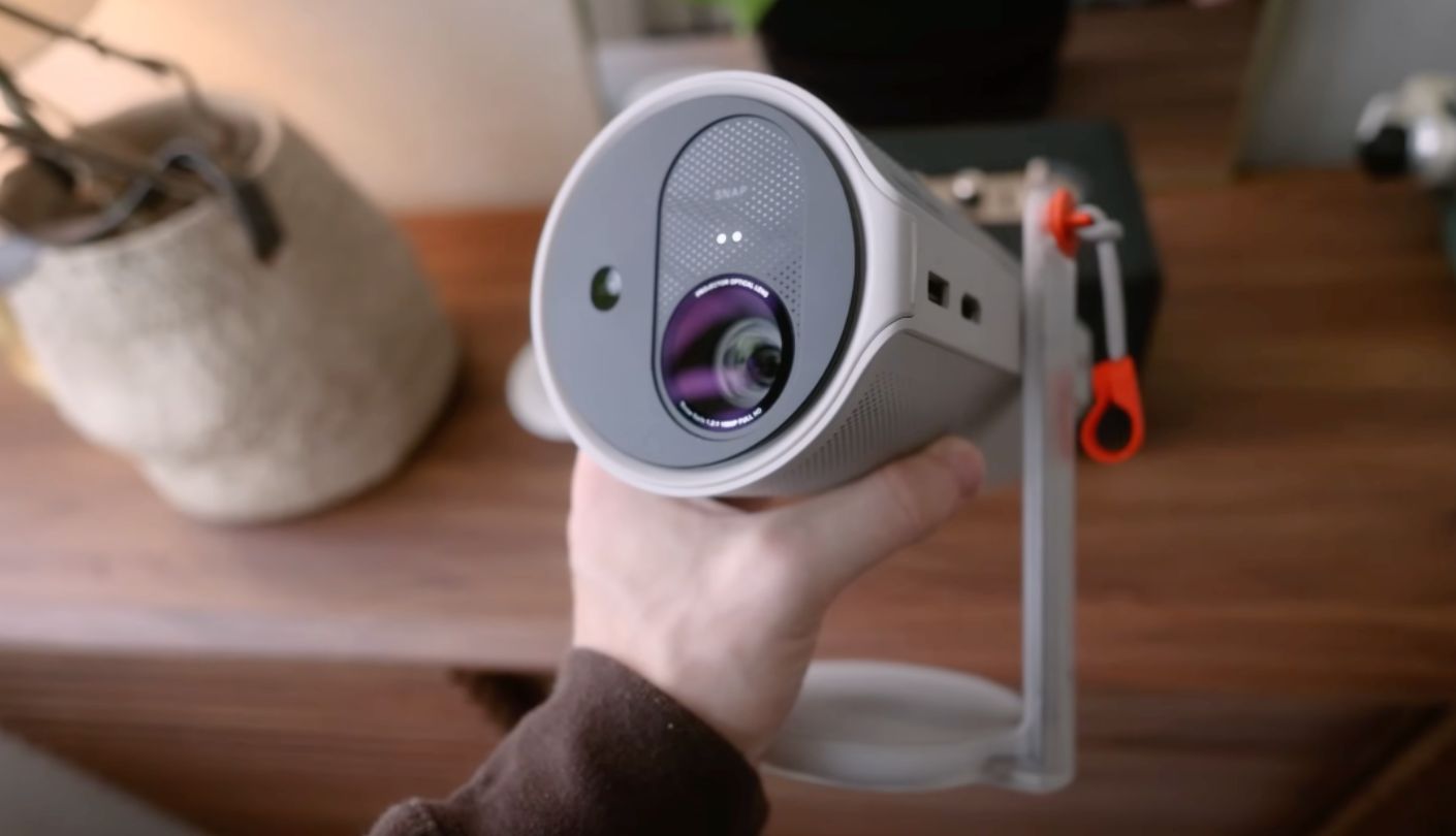 XGIMI MoGo 4 small bedroom projector with speaker