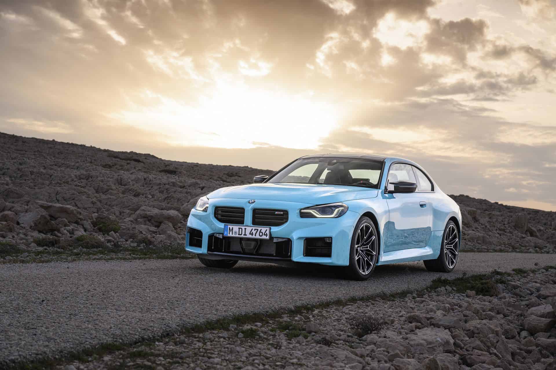BMW M2 в синем цвете
