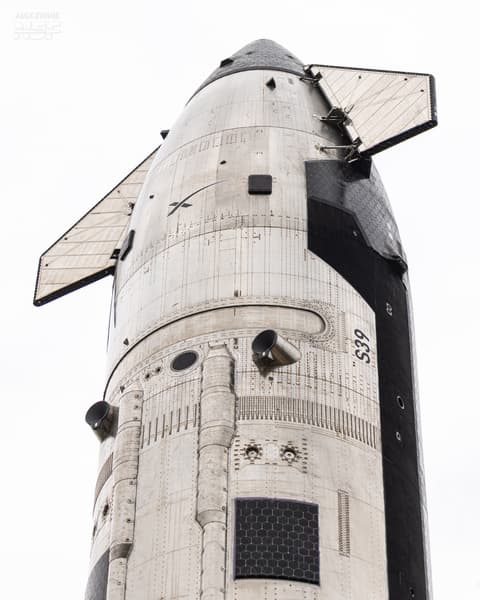 Starship на стартовому майданчику