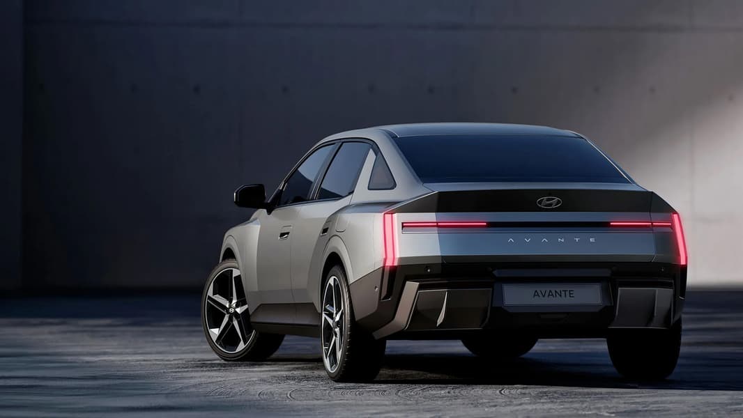 Hyundai Elantra профіль
