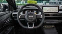 Интерьер обновленного Jeep Avenger