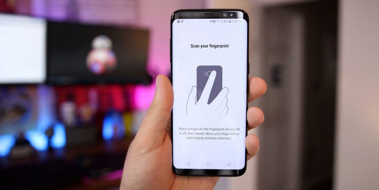 В Samsung отказались от дисплейного сканера отпечатков в Galaxy Note 8