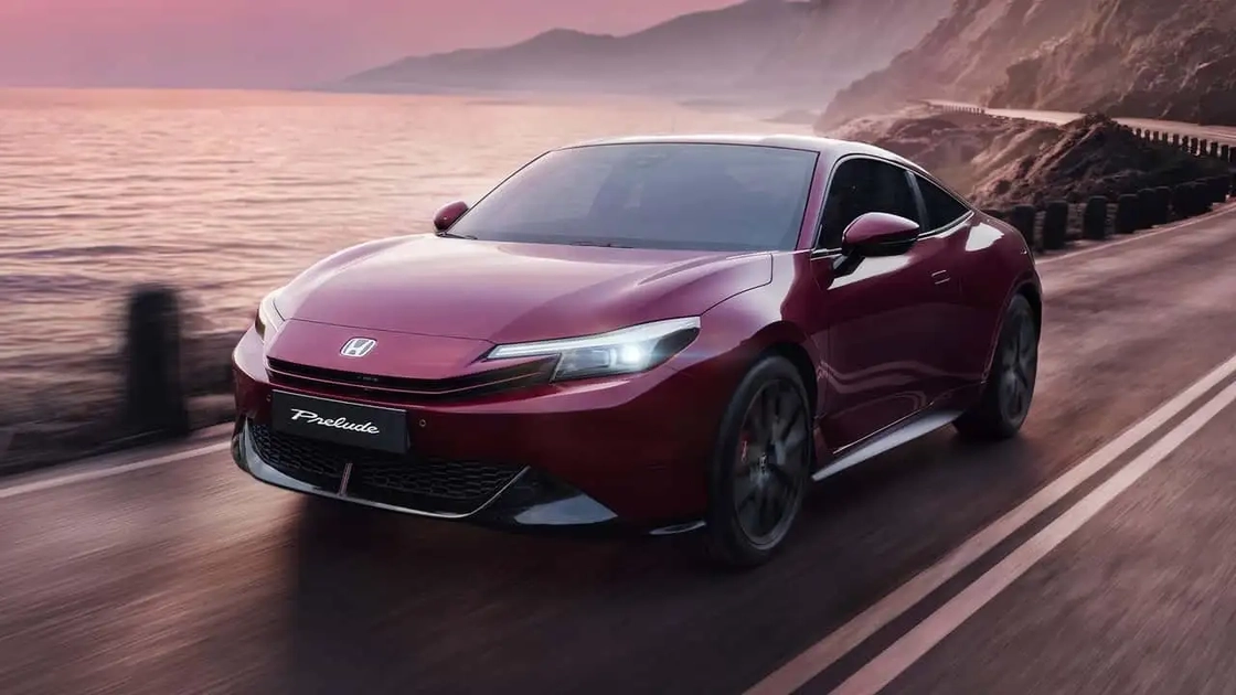 Honda Prelude Limited Edition на міському фоні
