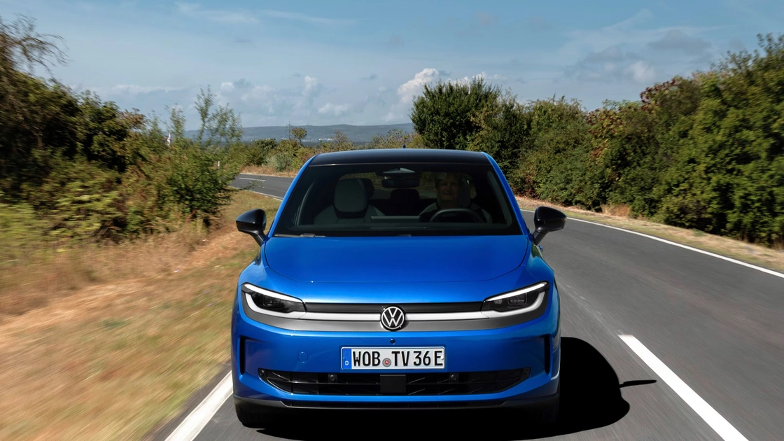 Volkswagen ID. Polo на дорозі, вигляд спереду