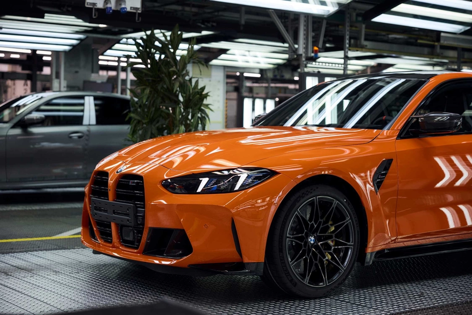 Крупний план передньої частини кузова M3