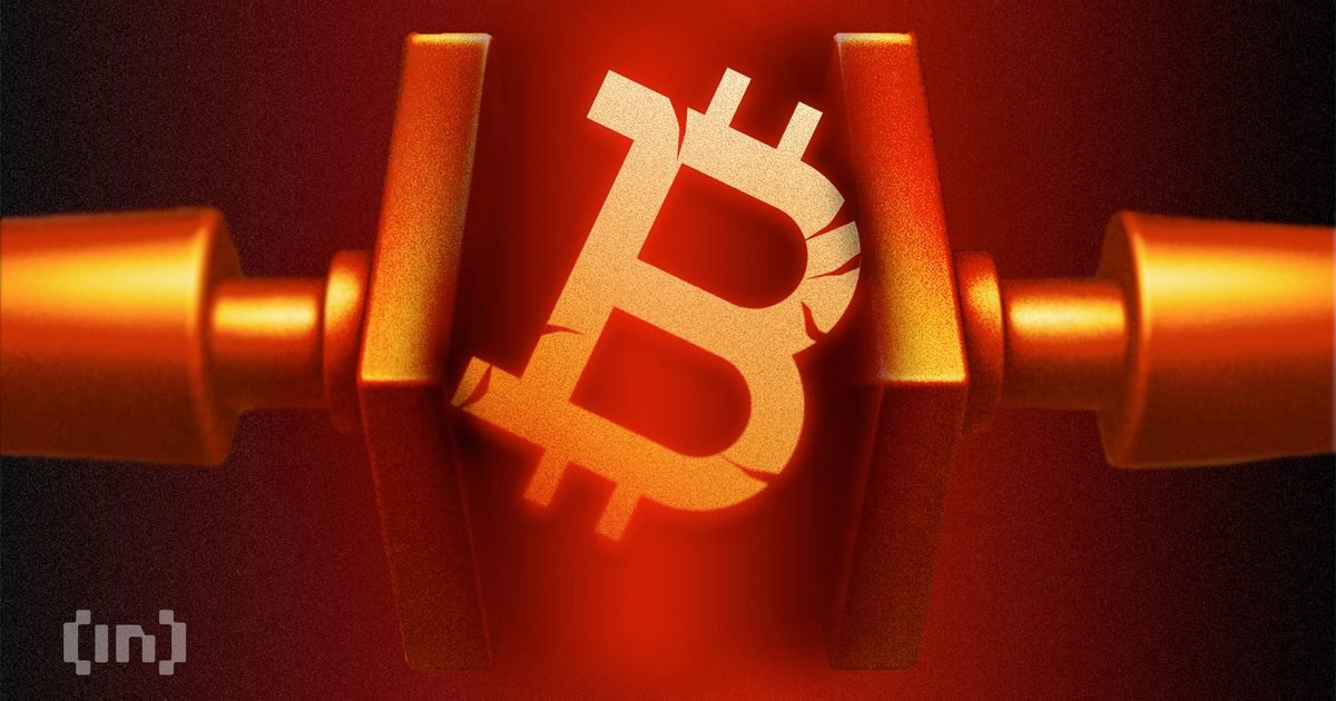 Логотип Bitcoin під тиском, символ атак на мережу Lightning