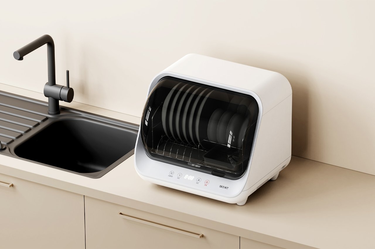 This at-home sanitation device disinfects your dishes using ultraviolet rays-8