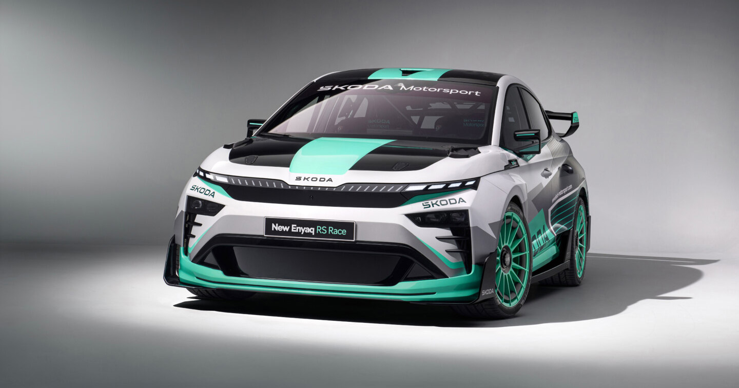 Skoda Enyaq RS Race в движении