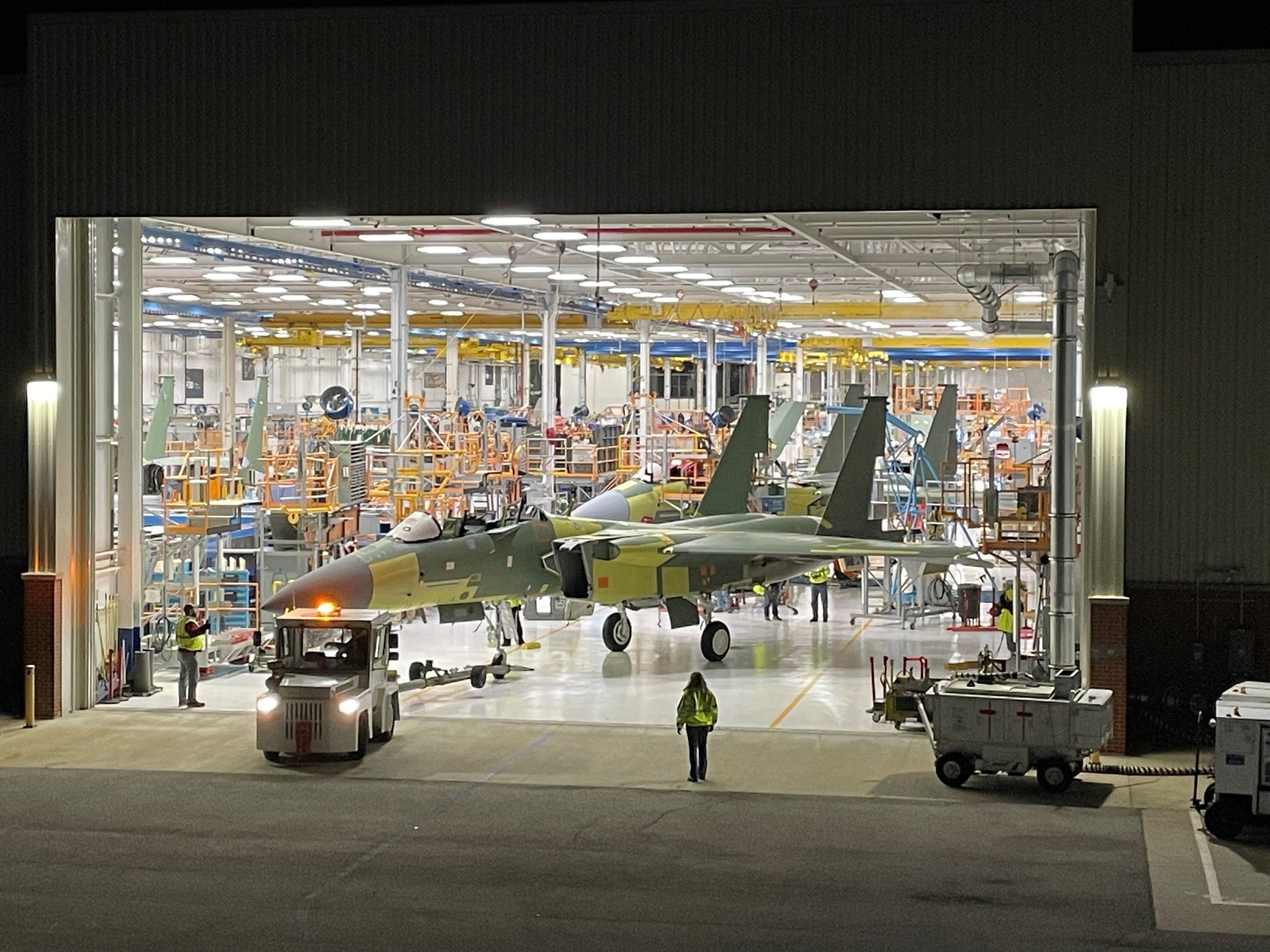 Винищувачі F-15EX на збиральній лінії Boeing