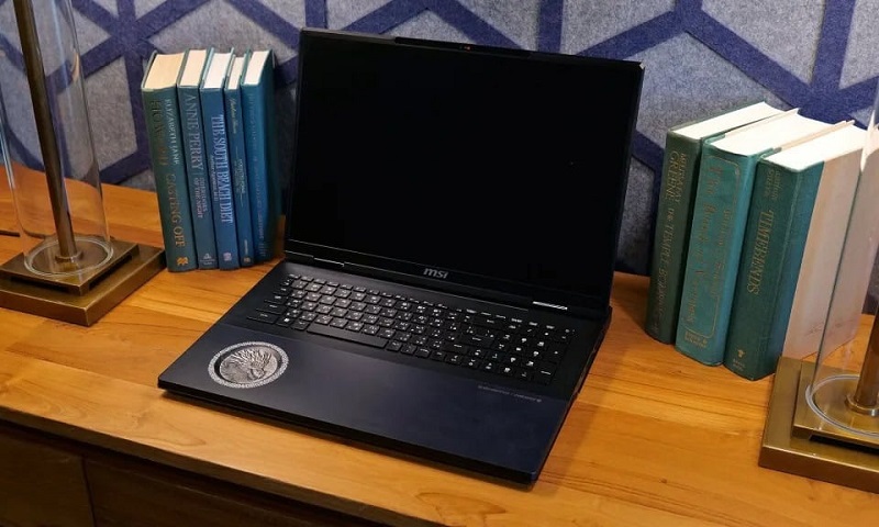 Ігровий ноутбук MSI Titan 18 HX Dragon Edition