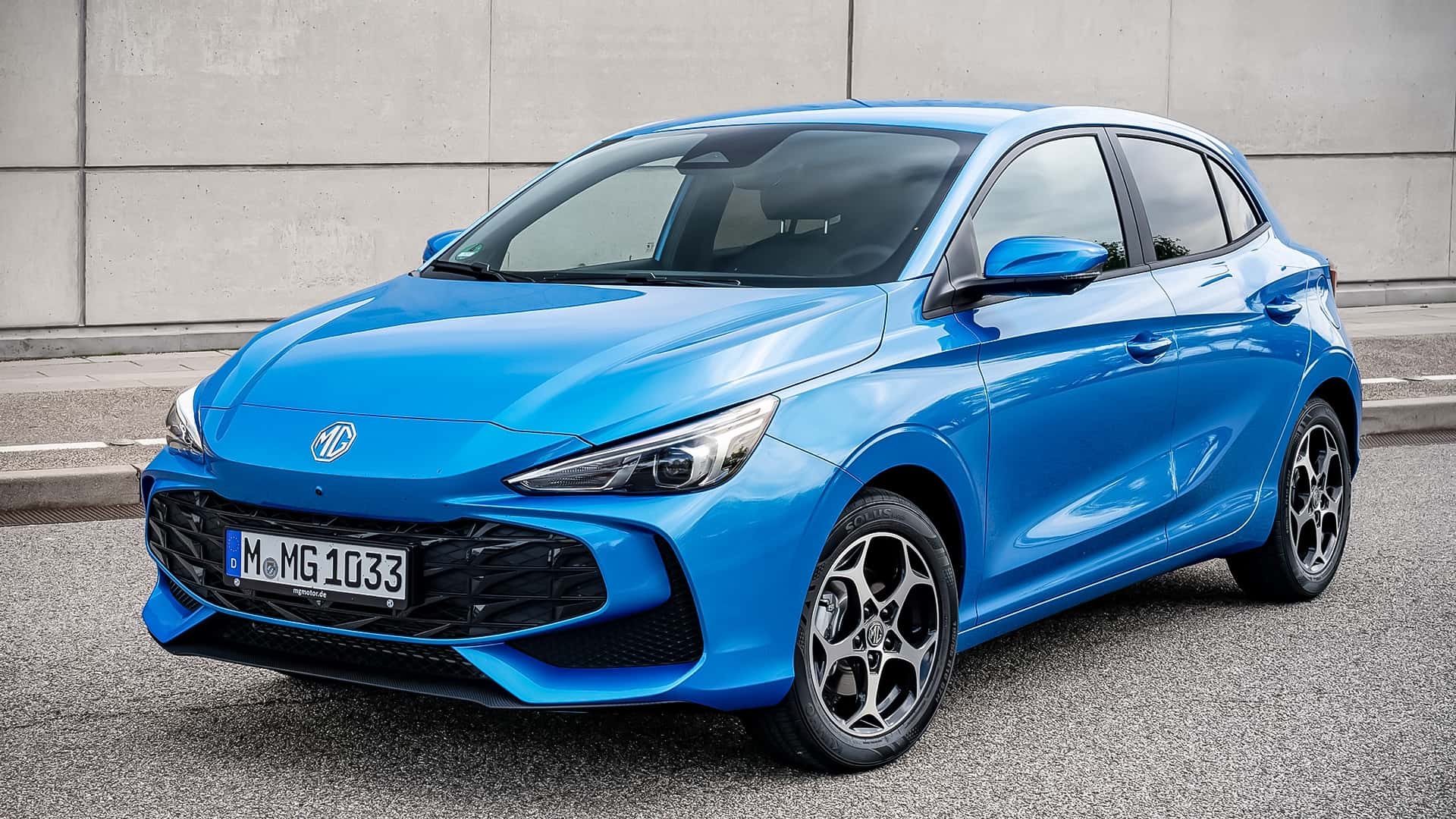 MG3 et MG ZS sur la photo