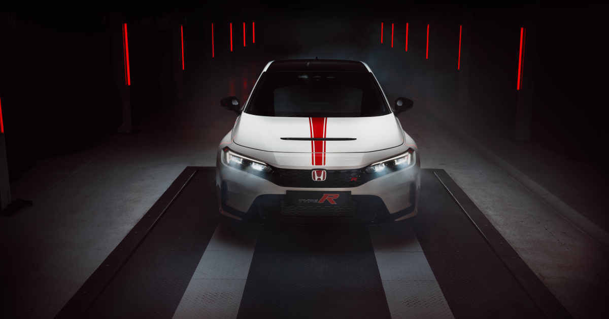 Honda Civic Type R Ultimate Edition в белом цвете с красными акцентами