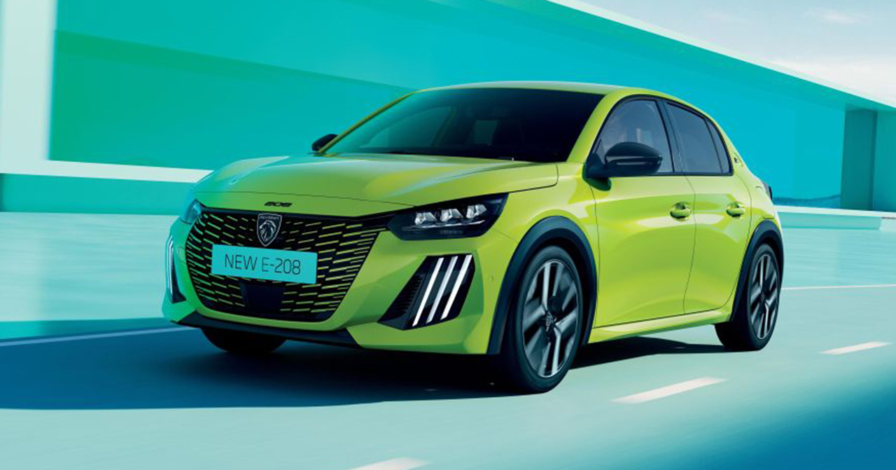 Peugeot E-208 на тлі urban сцени