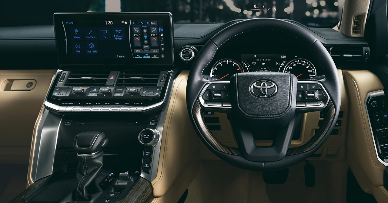 Актуальная версия интерьера Toyota Land Cruiser 300