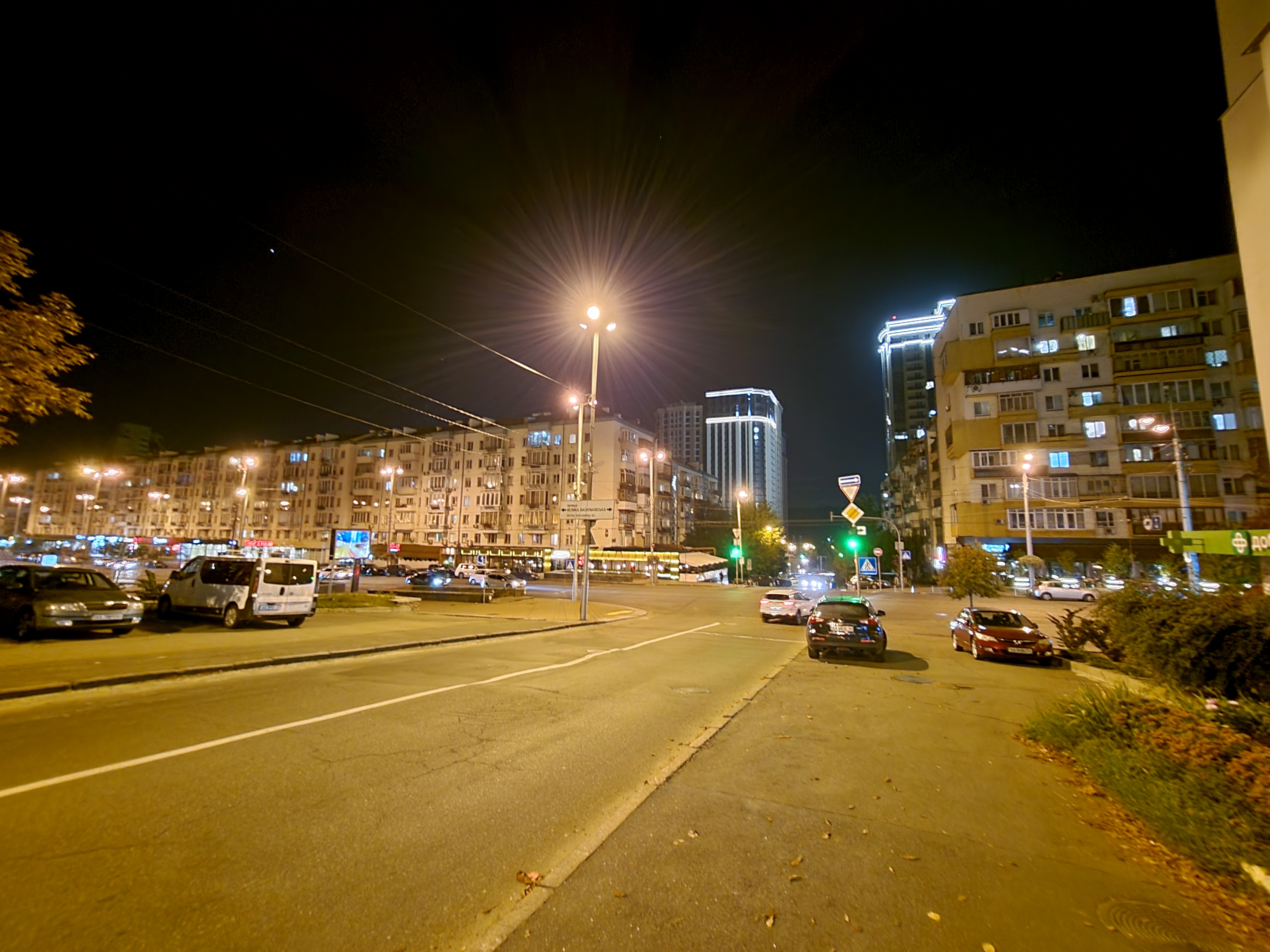 Огляд Samsung Galaxy Z Fold3: смартфон для тих, у кого все є-351