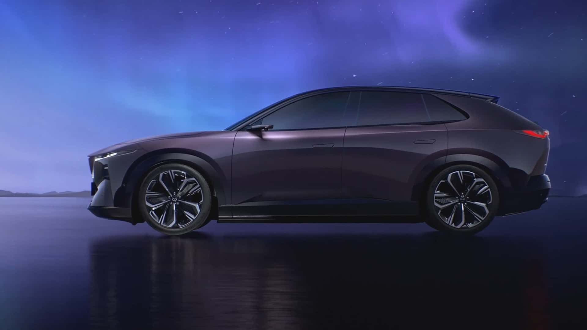 Mazda EZ-60 в движении