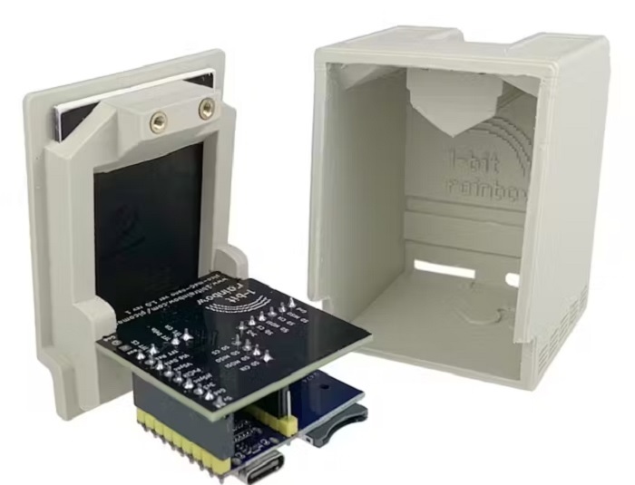 Міні-Macintosh з USB-аксесуарами
