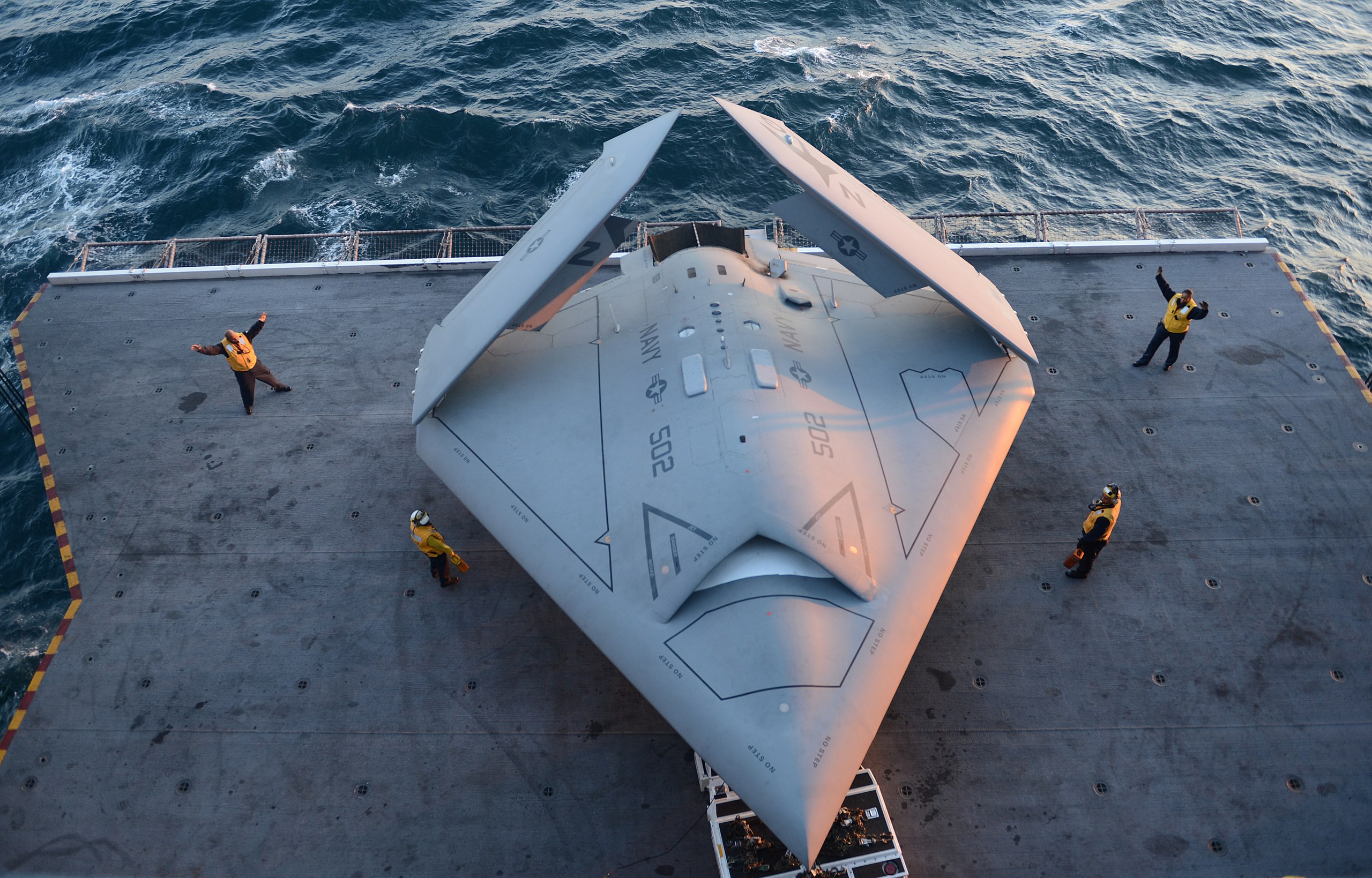 У Китаї помічено таємничий стелс-безпілотник, схожий на Northrop Grumman X-47B - є три версії, що це може бути-9