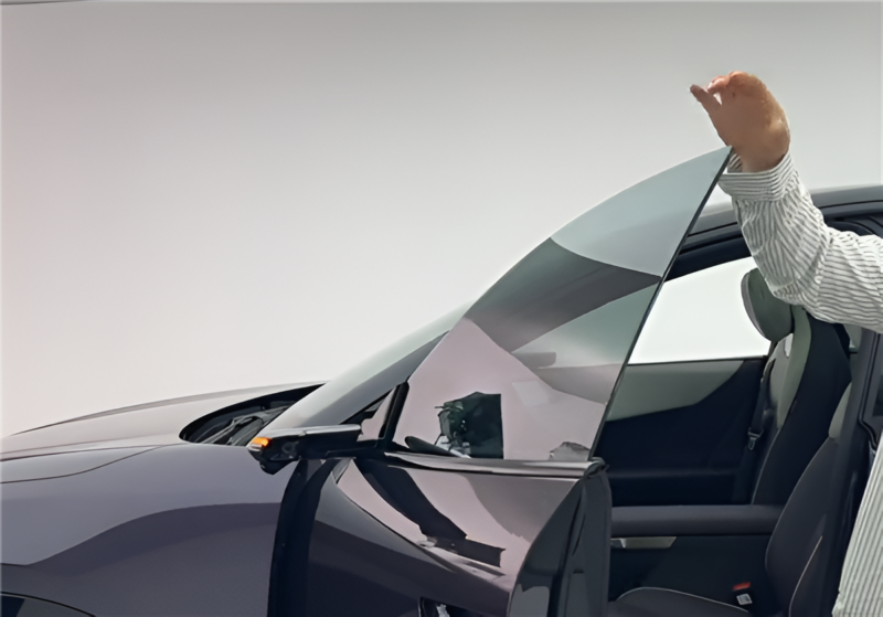 Intérieur du Mazda EZ-60 avec écran large