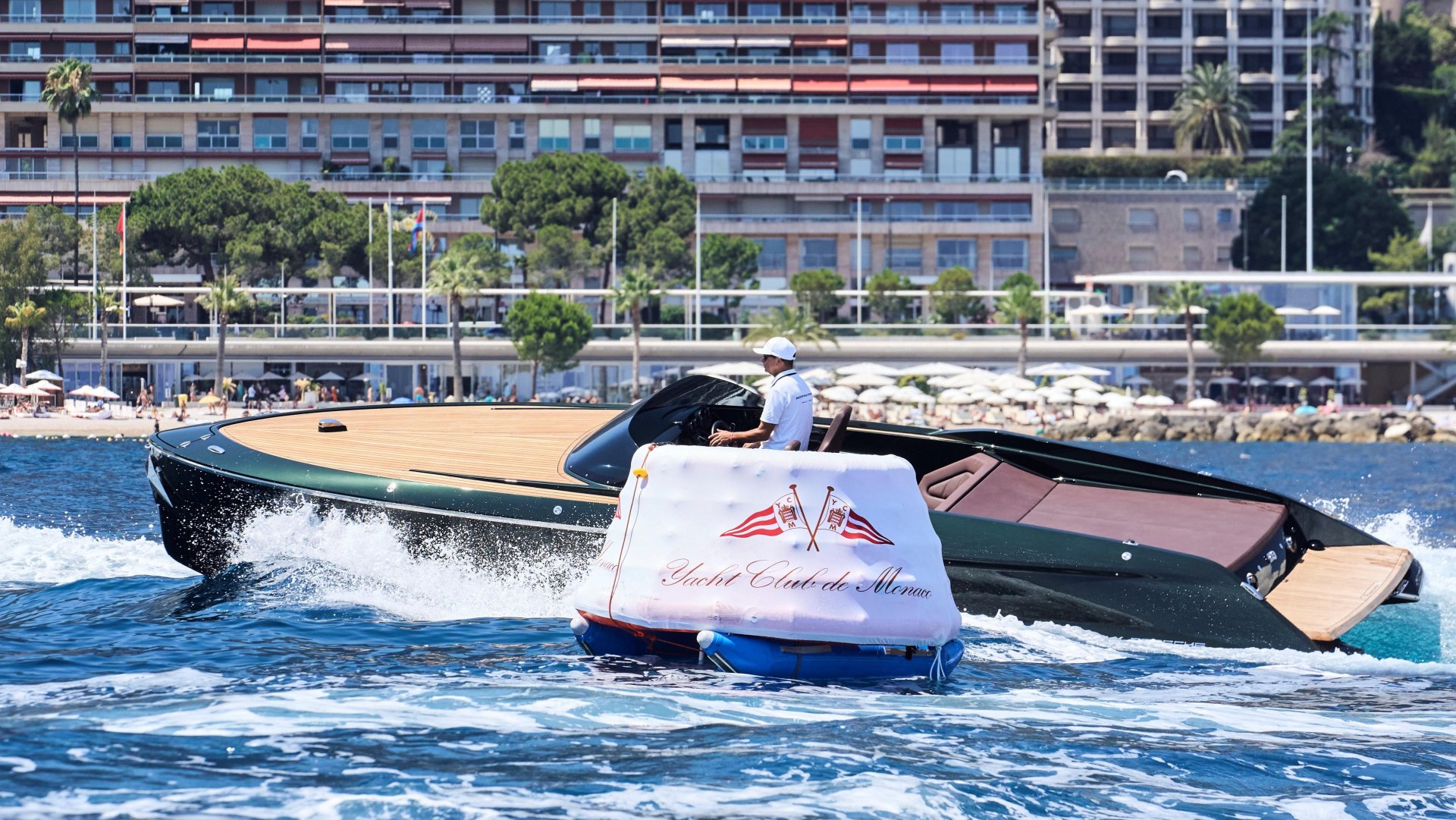 The Frauscher x Porsche 850 Fantom in action
