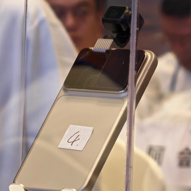 Зображення Honor Robot Phone 4