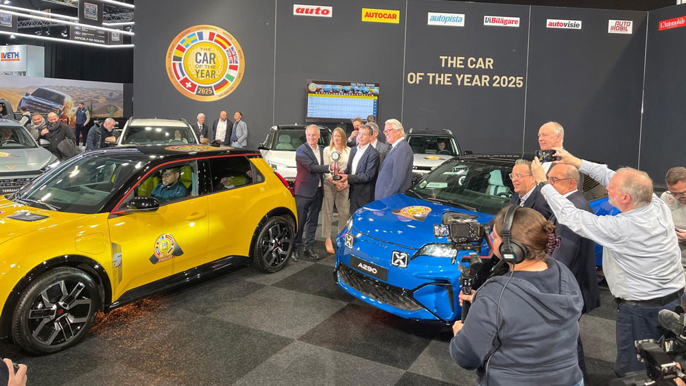 Церемония награждения Renault 5 E-Tech в Брюсселе