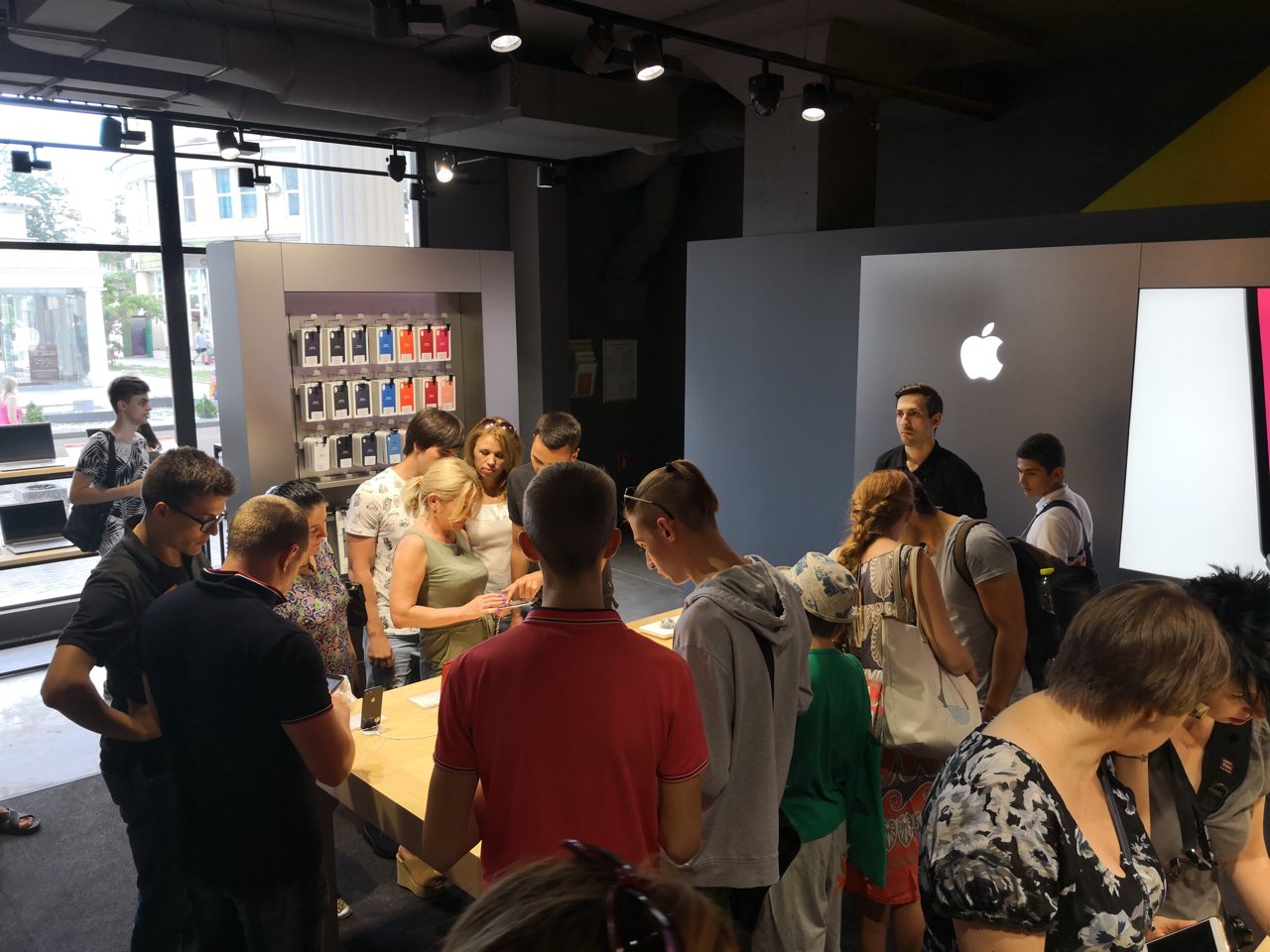 Apple_Shop_08.jpg