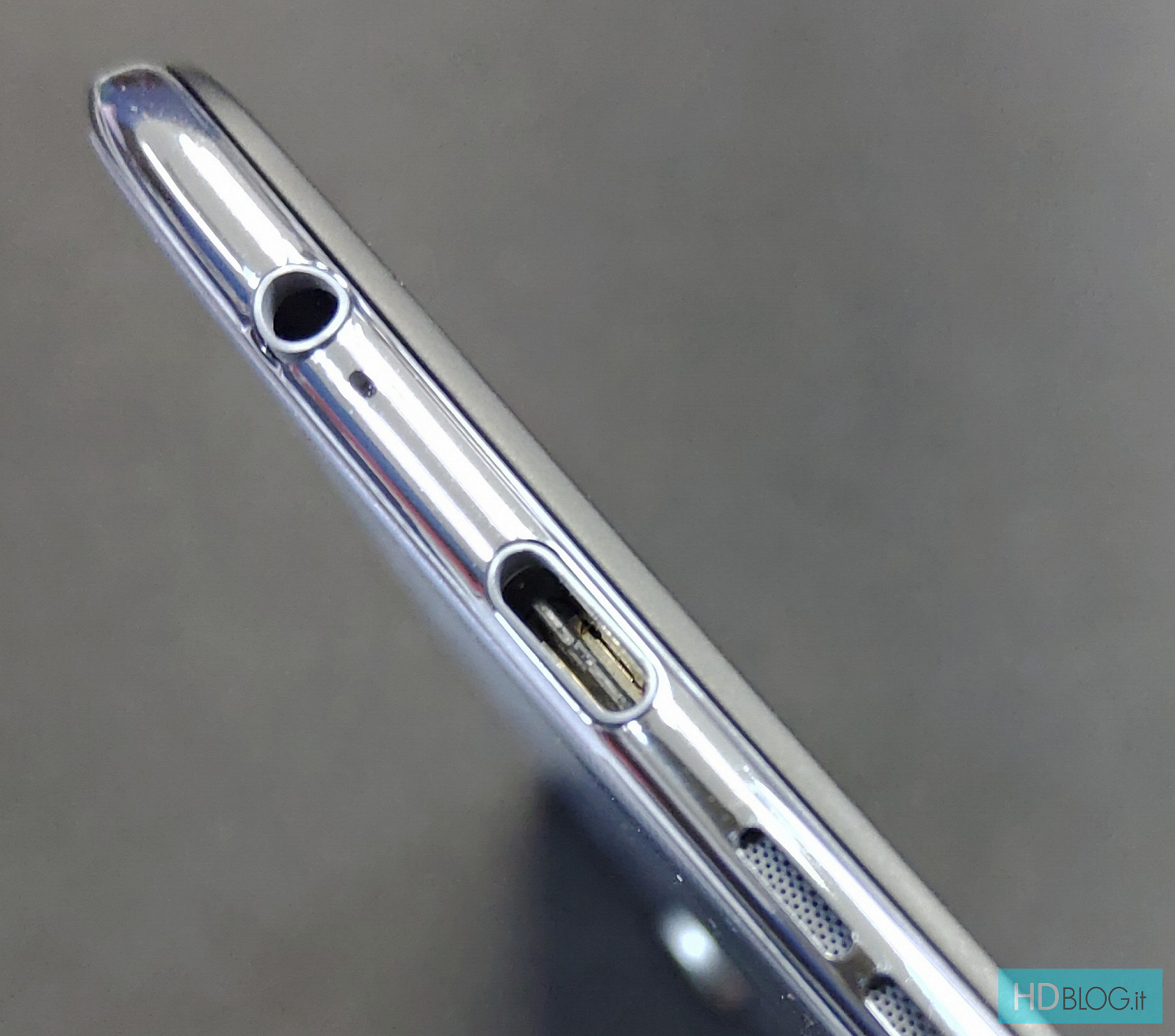 Asus ZenFone 6 7.jpg