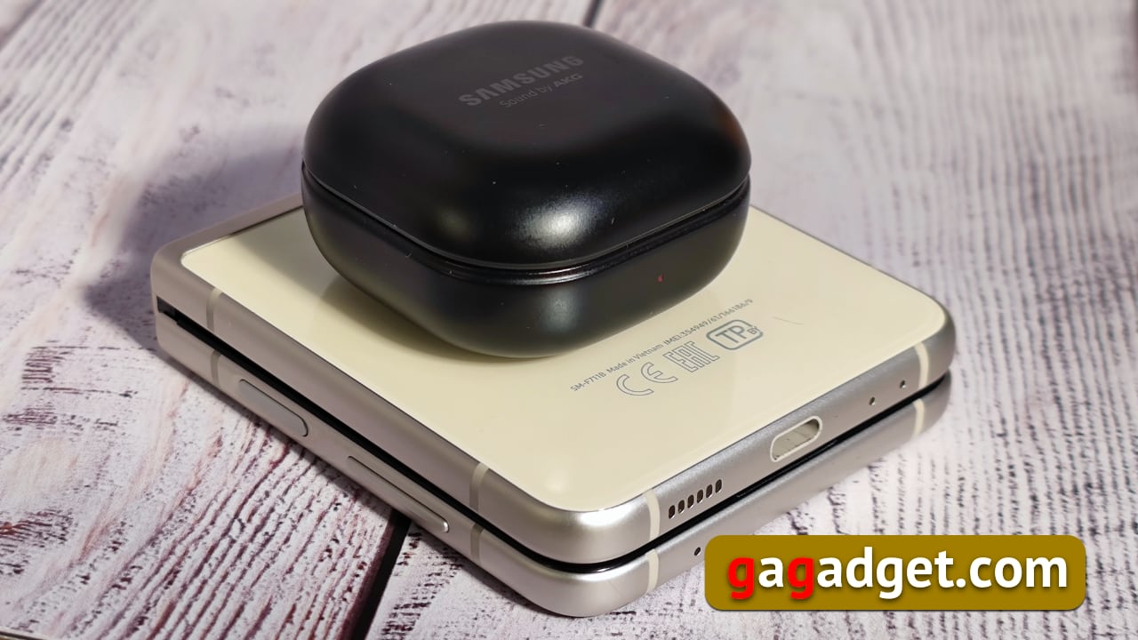 Дотик до майбутнього: 10 речей, які відрізняють Samsung Z Flip 3 від Z Flip-4