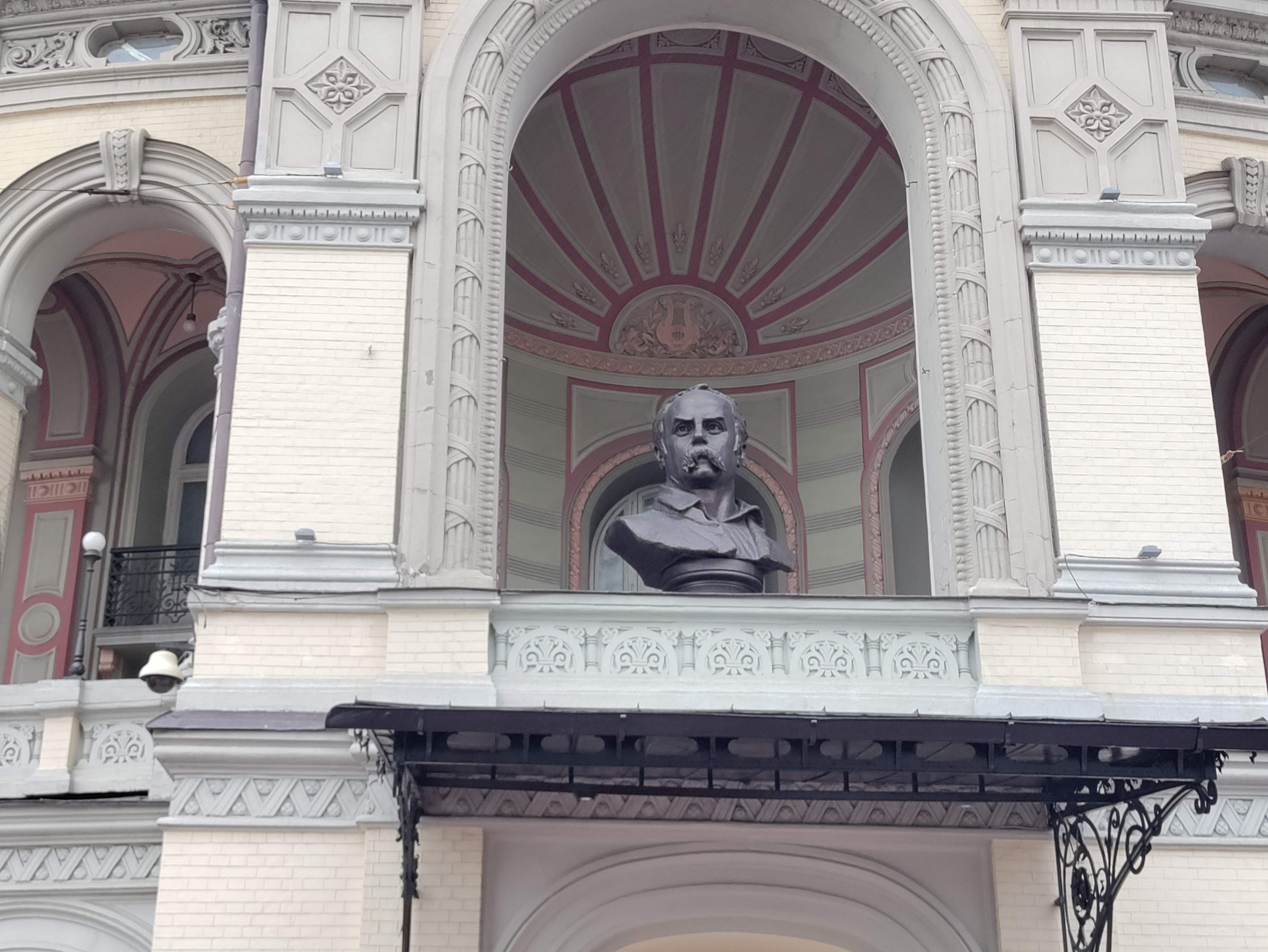 Обзор OnePlus Nord N10 5G: средний класс создателей «убийц флагманов»-175